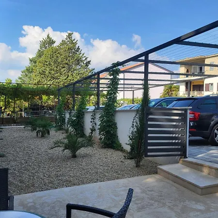 アパート 2379b *